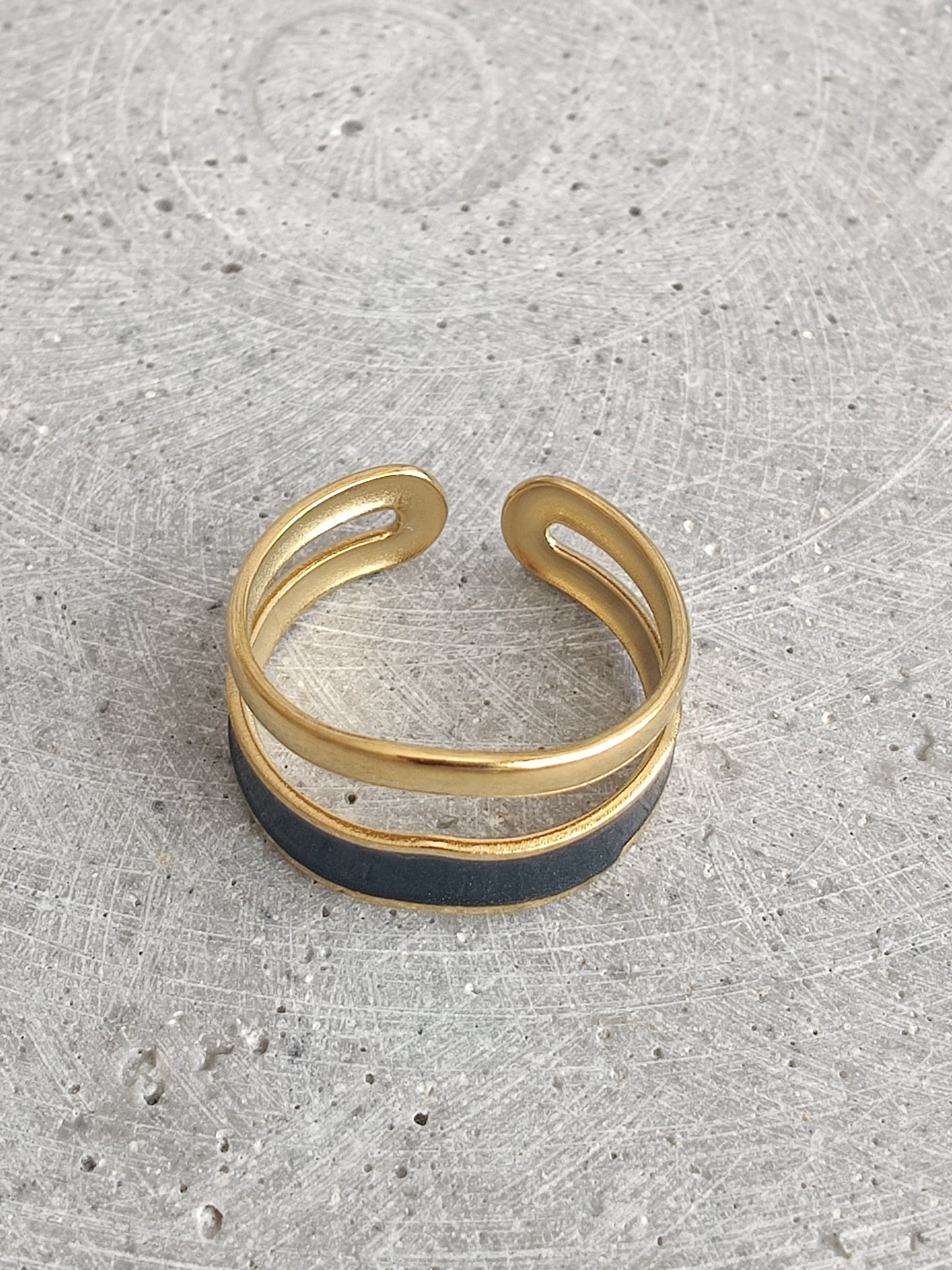 Double Wave Black Enamel Gold Tone Stainless Steel Adjustable Ring