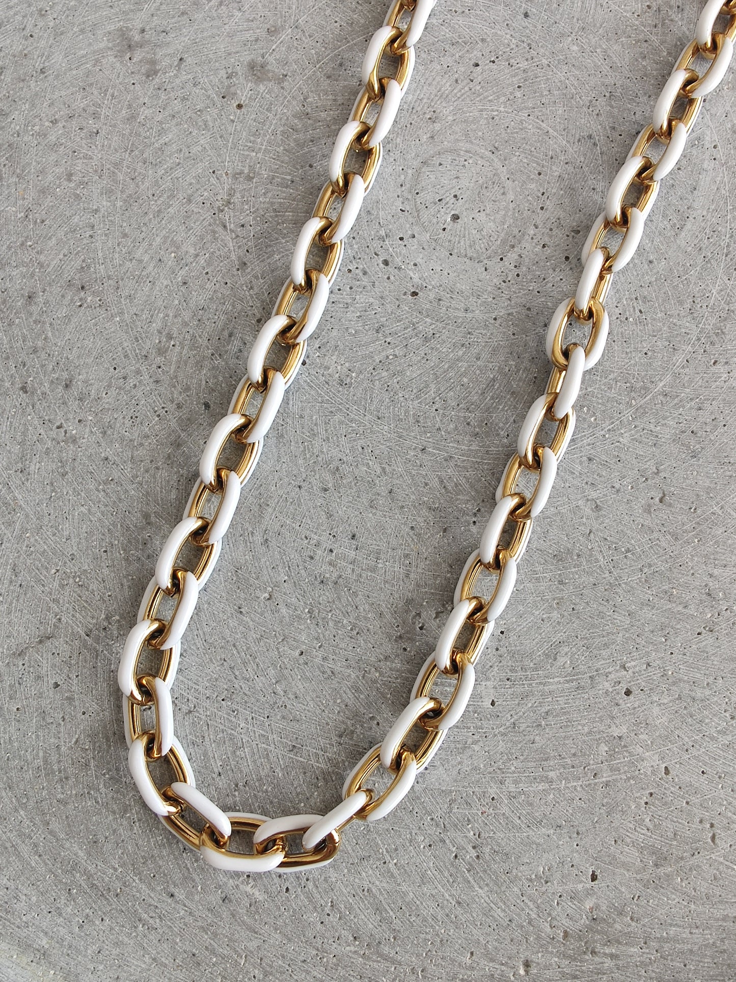 White Coloured Enamel Oval Link Stainless Steel necklace