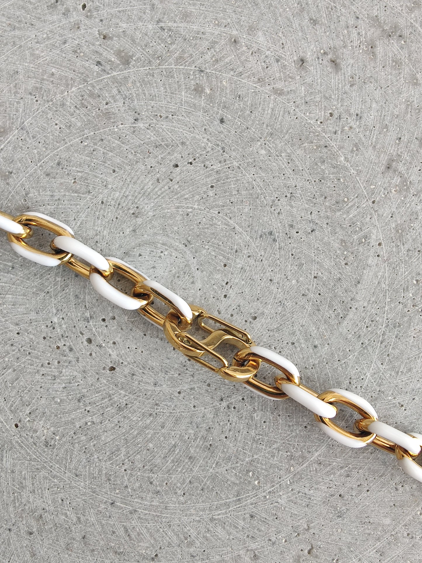 White Coloured Enamel Oval Link Stainless Steel necklace